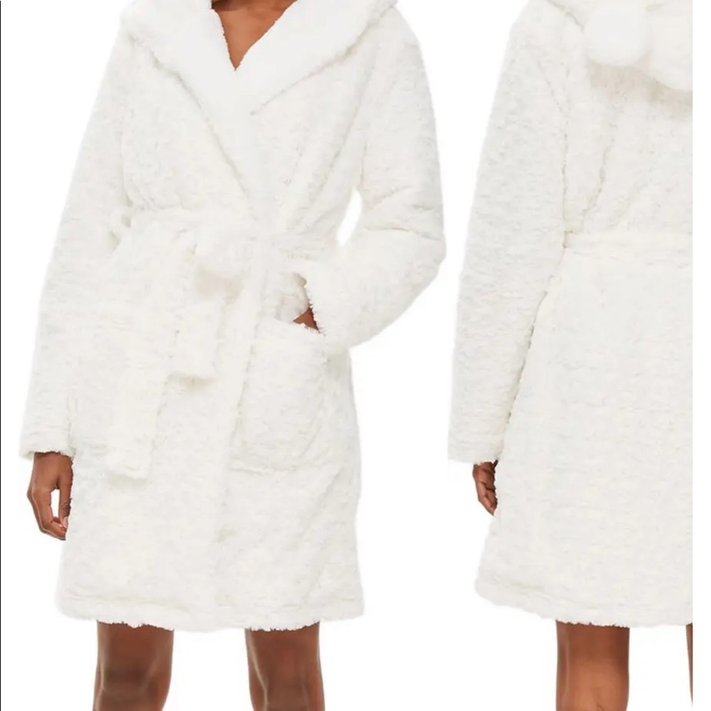 Fluffy Topshop Robe